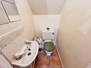 Cloakroom/WC- click for photo gallery